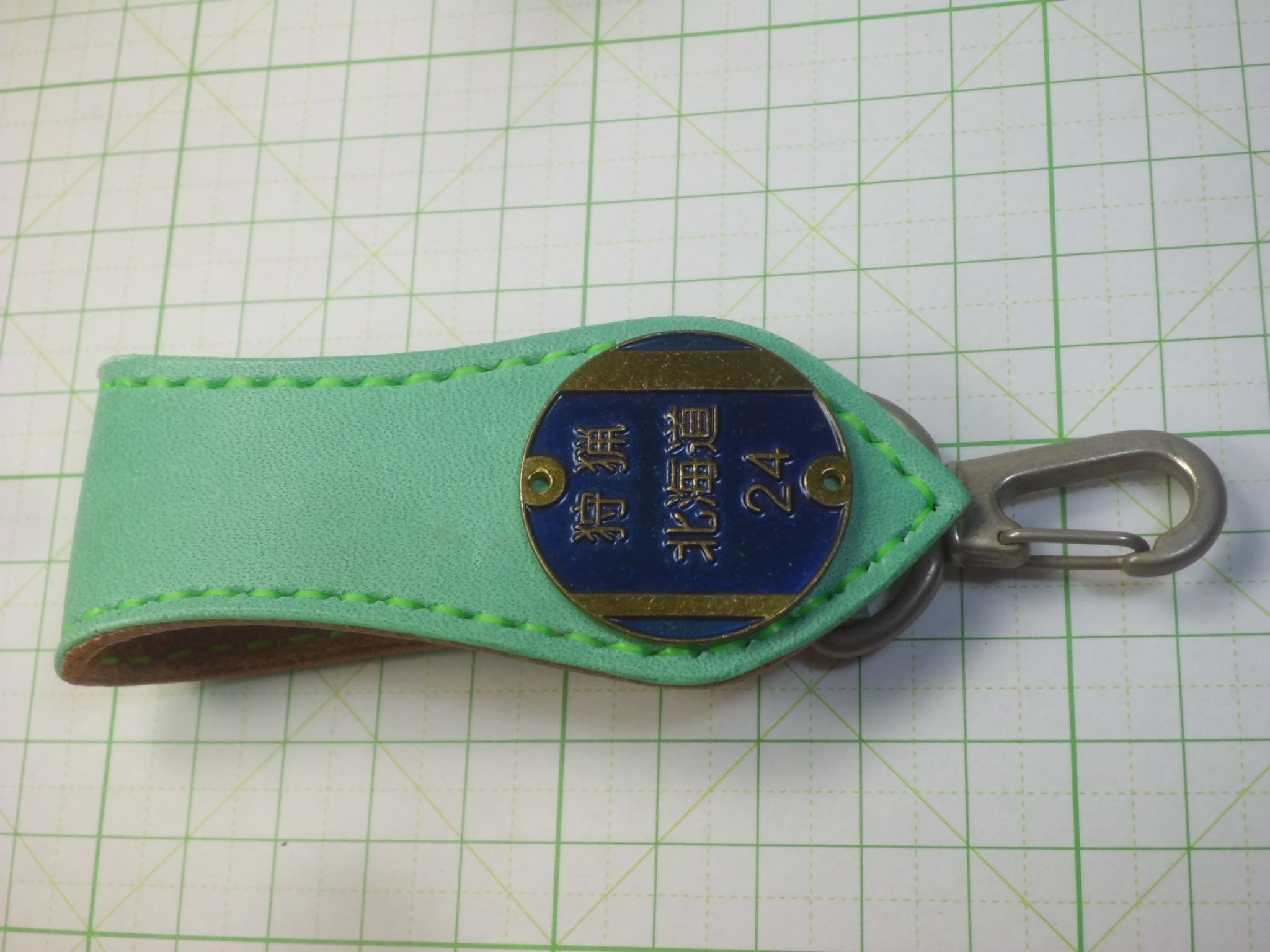 狩猟バッチ付きキーホルダ・ベルトループ＆バッグチャーム③（ターコイズ色）