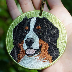 キーホルダー 犬 刺繍 バーニーズマウンテンドッグ 動物 愛犬 プレゼント ギフト 両面 ストラップ or-030 5枚目の画像