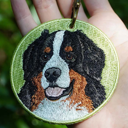 キーホルダー 犬 刺繍 バーニーズマウンテン 動物 愛犬 プレゼント