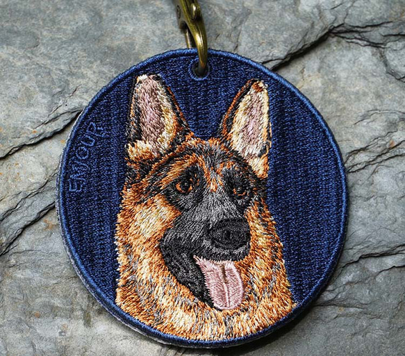 キーホルダー 犬 刺繍 わんこ ペット 動物 愛犬 シェパード プレゼント ギフト 両面 ストラップ or-037 1枚目の画像