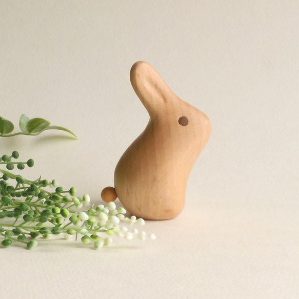 うさぎ ver.4 （★台付き） wooden rabbit 1枚目の画像