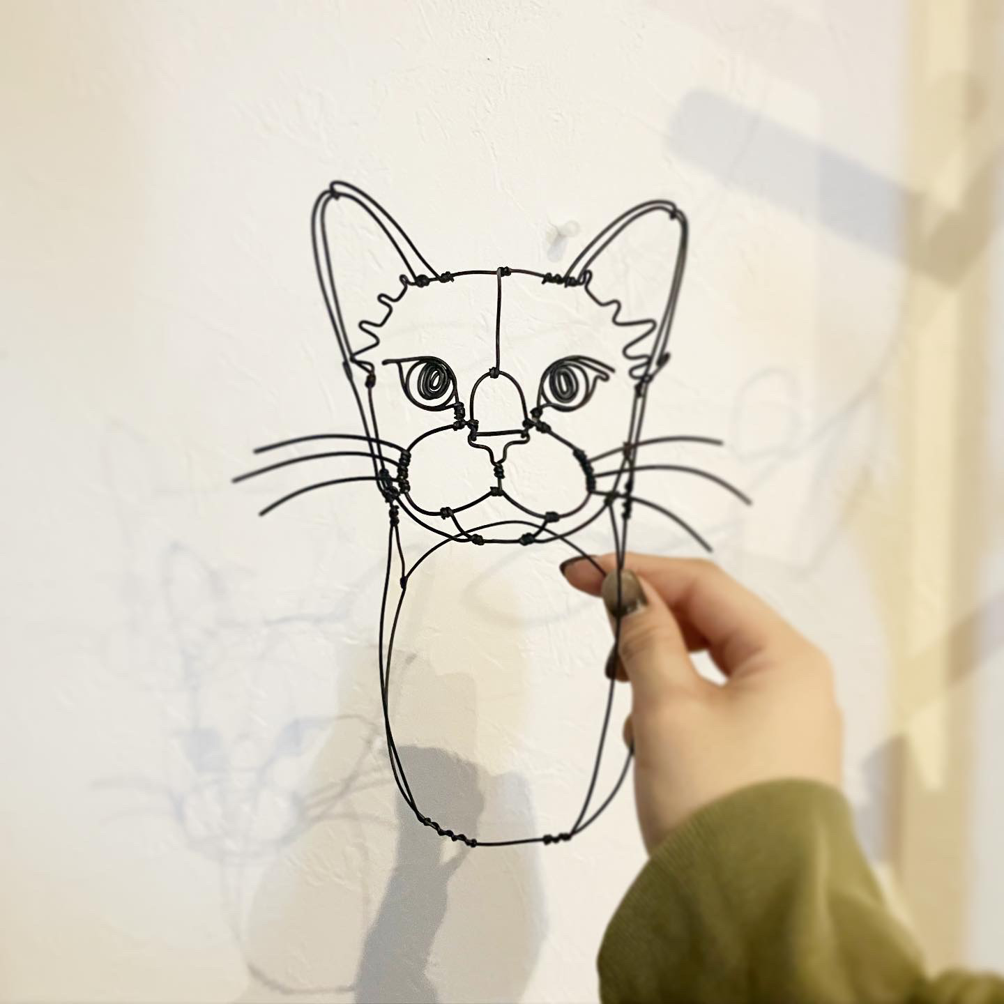 アネモネと猫　フラワーキャット　横顔　ワイヤークラフト　アート