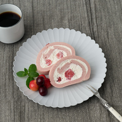 【プレミアム米粉ロールケーキ】苺のソイロールケーキ (ヴィーガンスイーツ グルテンフリー) 4枚目の画像