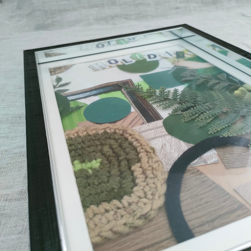 A4フレーム】額縁 コラージュアート『ホリデー』 額 木製 1点物