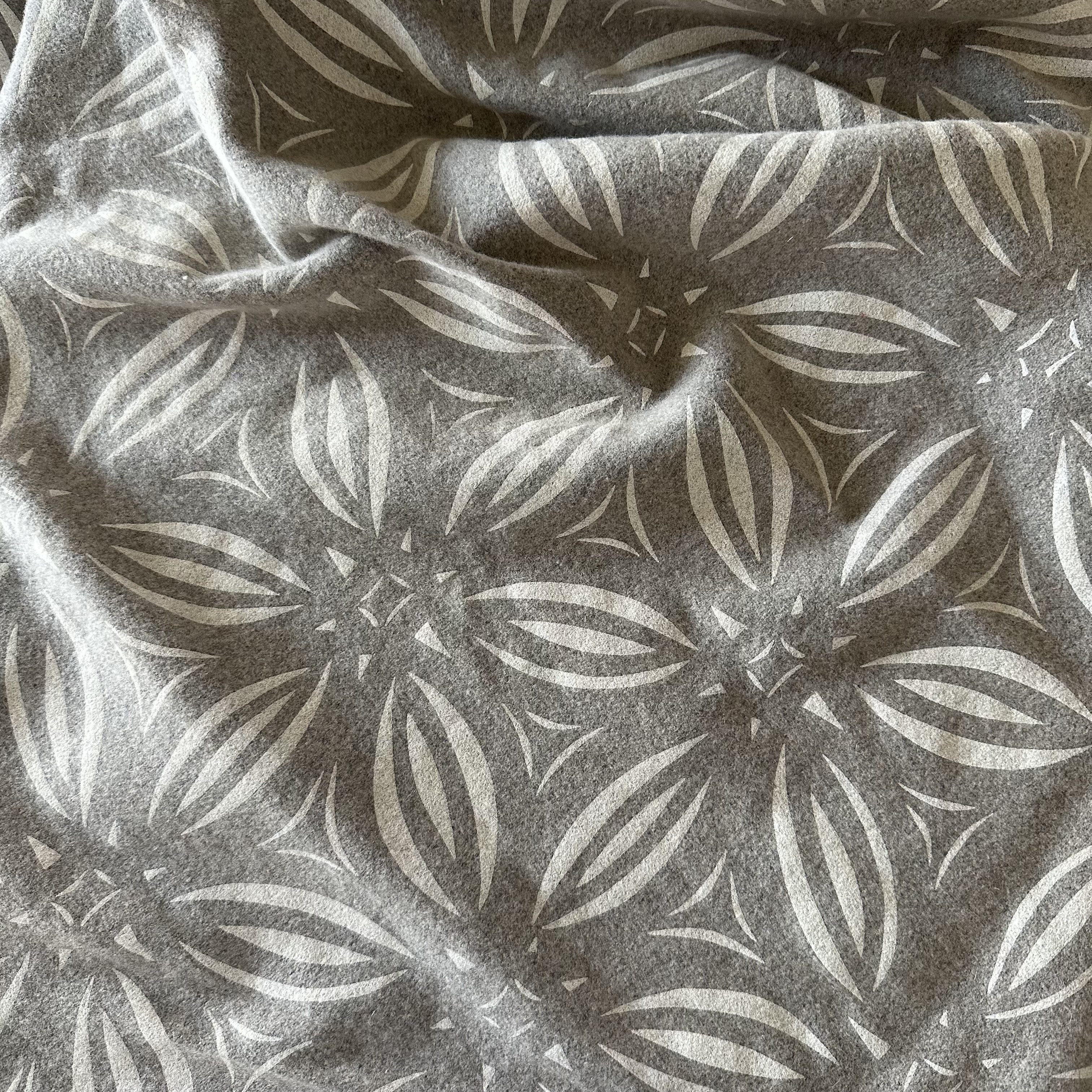 <SALE>輸入生地 USED品   TAO  約70㎝×100㎝  ウール生地　スイス製