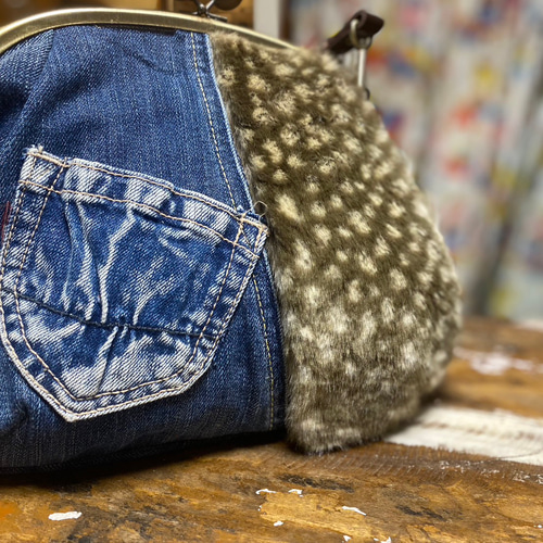 saleデニムリメイクがま口ショルダーバッグ♪もふもふバンビ柄×デニム