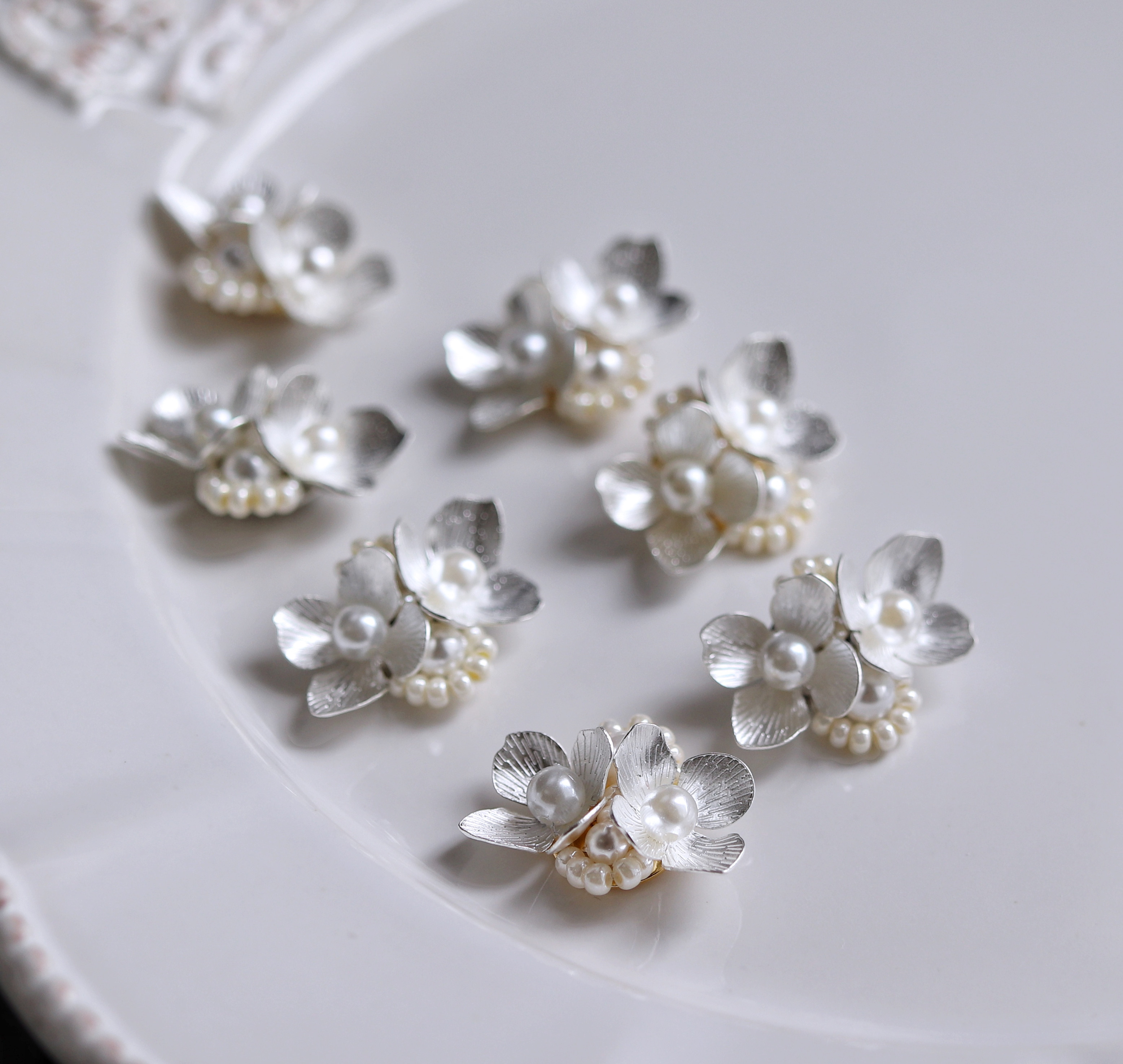 2点セット＊白銀フラワー＋ダブルカールピアス(イヤリング)