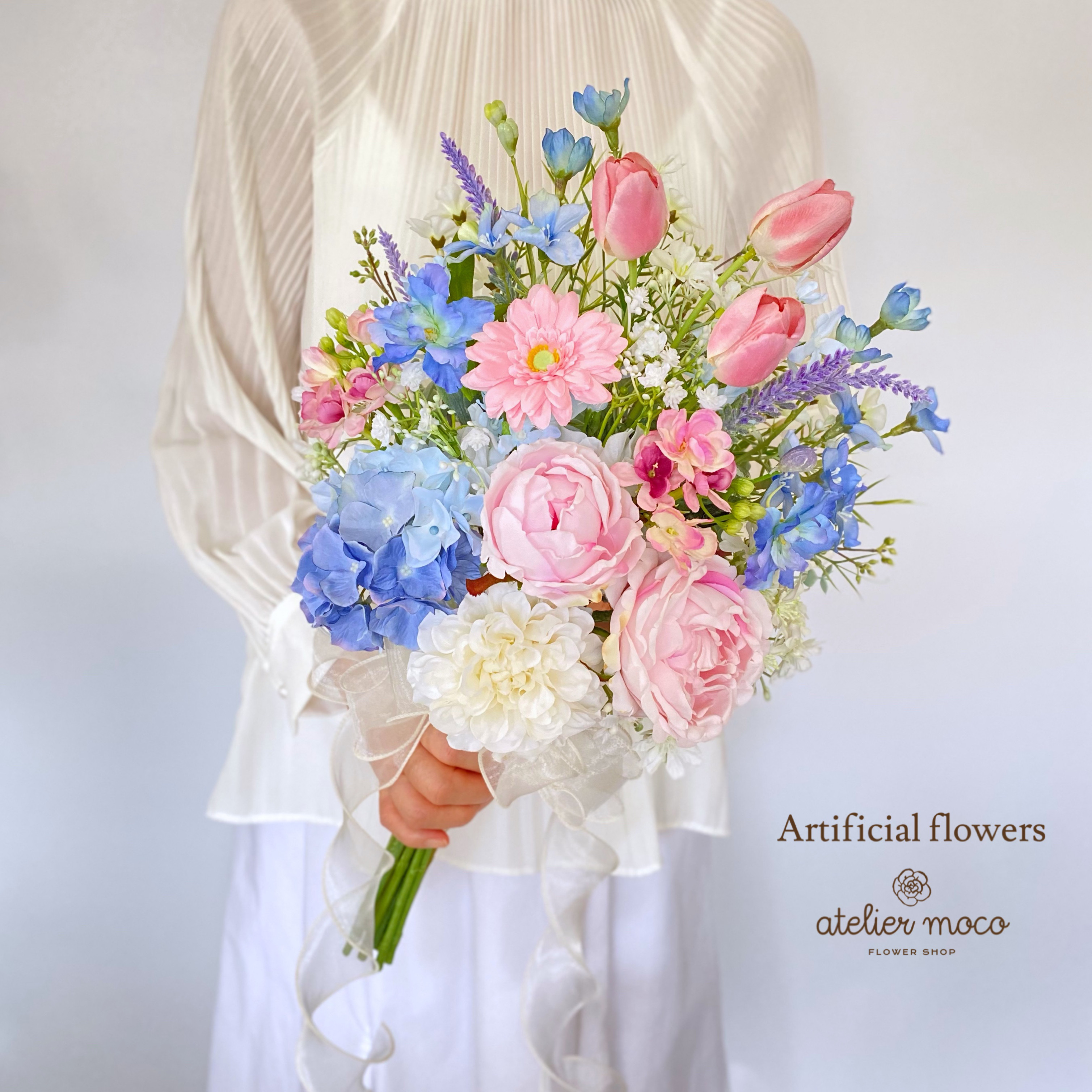 【オーダーメイド】ピンクローズ&水色あじさいのフレッシュ クラッチブーケ（造花・ウェディング・結婚式・前撮り・フォト）