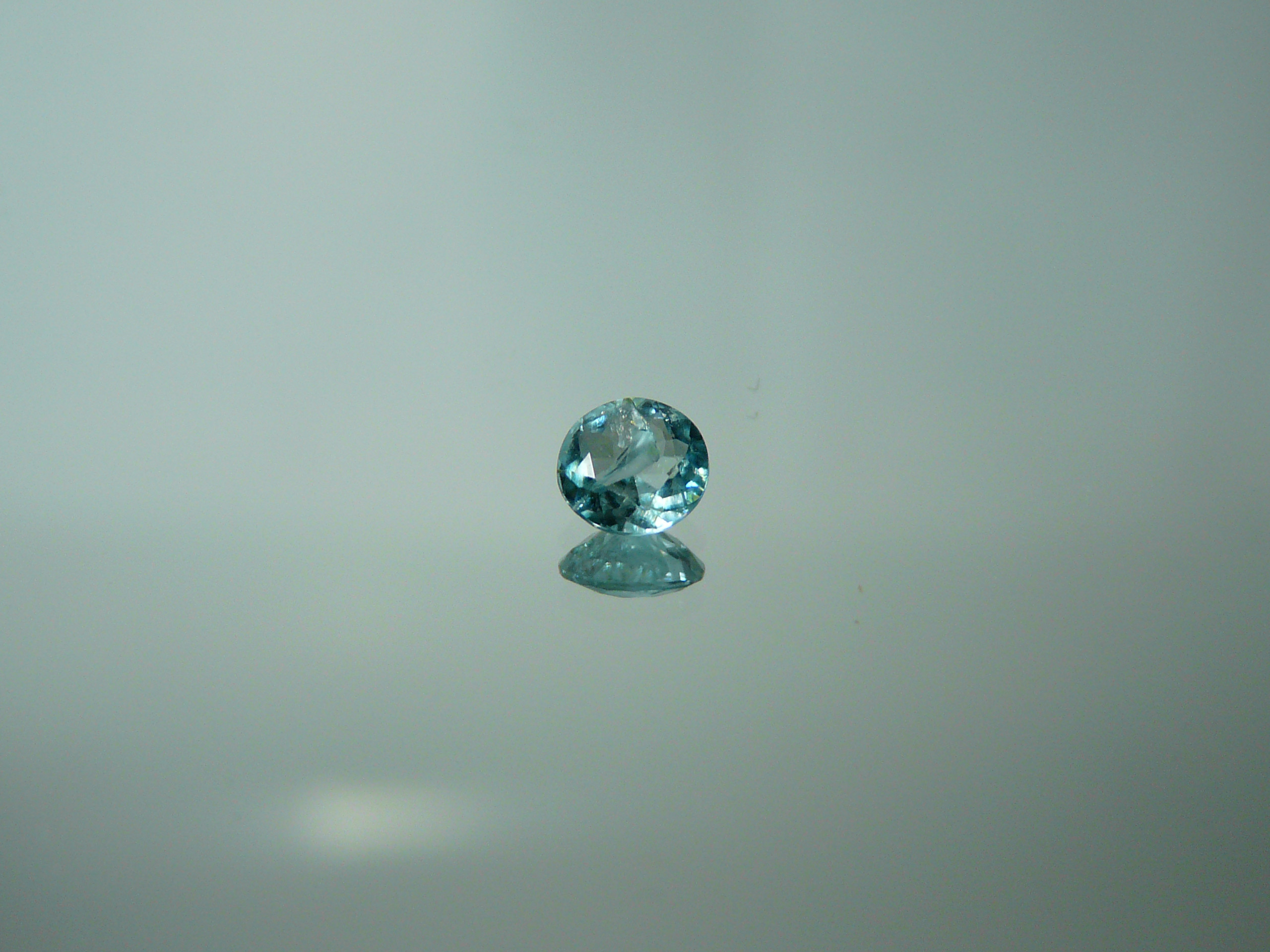 R061★御禁制の品★【マダガスカル産】　天然グランディディエライト 　ルース