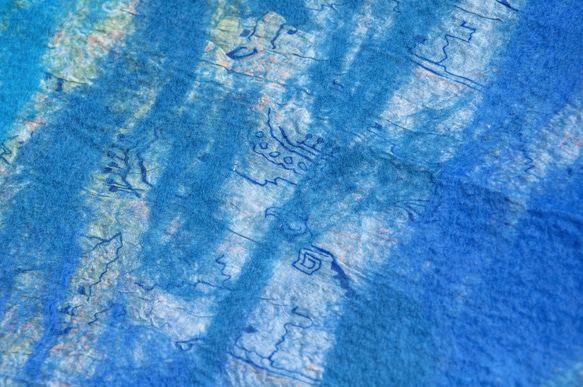 ウールフェルトスカーフ/ウェットフェルトスカーフ/水彩アーティスティックスカーフ/ウールグラデーションスカーフ-地中海ブルースカ 7枚目の画像