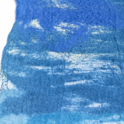 ウールフェルトスカーフ/ウェットフェルトスカーフ/水彩アーティスティックスカーフ/ウールグラデーションスカーフ-地中海ブルースカ 4枚目の画像