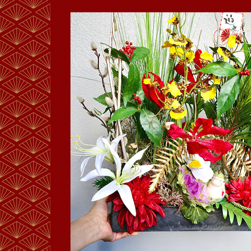 大きめ華やか！ お正月アレンジメント 2024年 辰の置物付き 松 ダリア