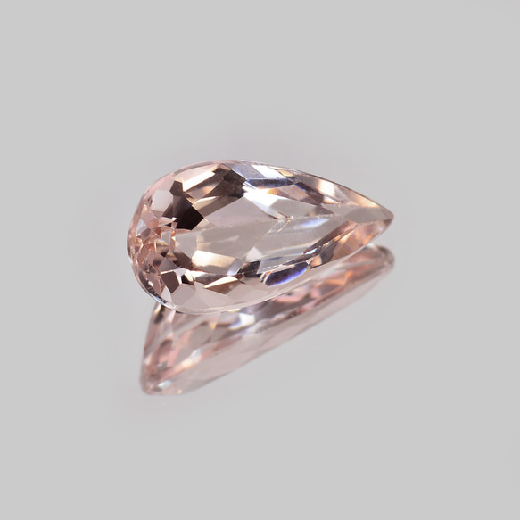 モルガナイト 1.94ct ルース ペアシェイプ 4枚目の画像