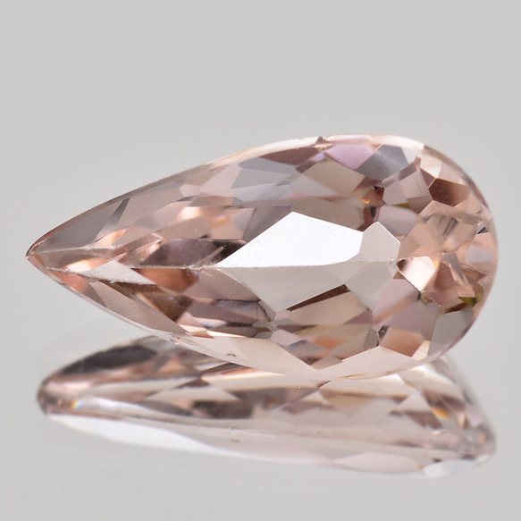 カラーチェンジガーネット 0.7ct ベキリー産ガーネット ペア