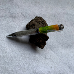 錫製　八角形　回転式ボールペン　三毛猫 1枚目の画像