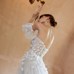 フラワーモチーフ チューブトップ ウエディングドレス 10枚目の画像