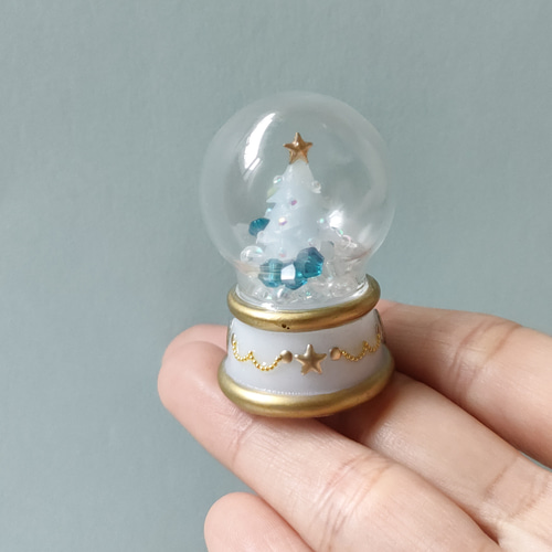 ミニスノードーム クリスマスツリーor雪だるまくまさん ビーズ 冬 置物