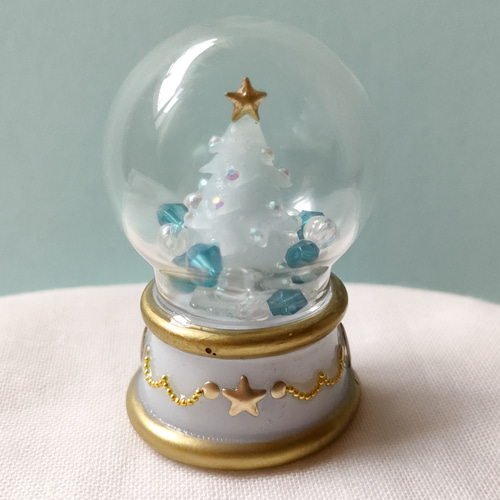 ミニスノードーム クリスマスツリーor雪だるまくまさん ビーズ 冬 置物