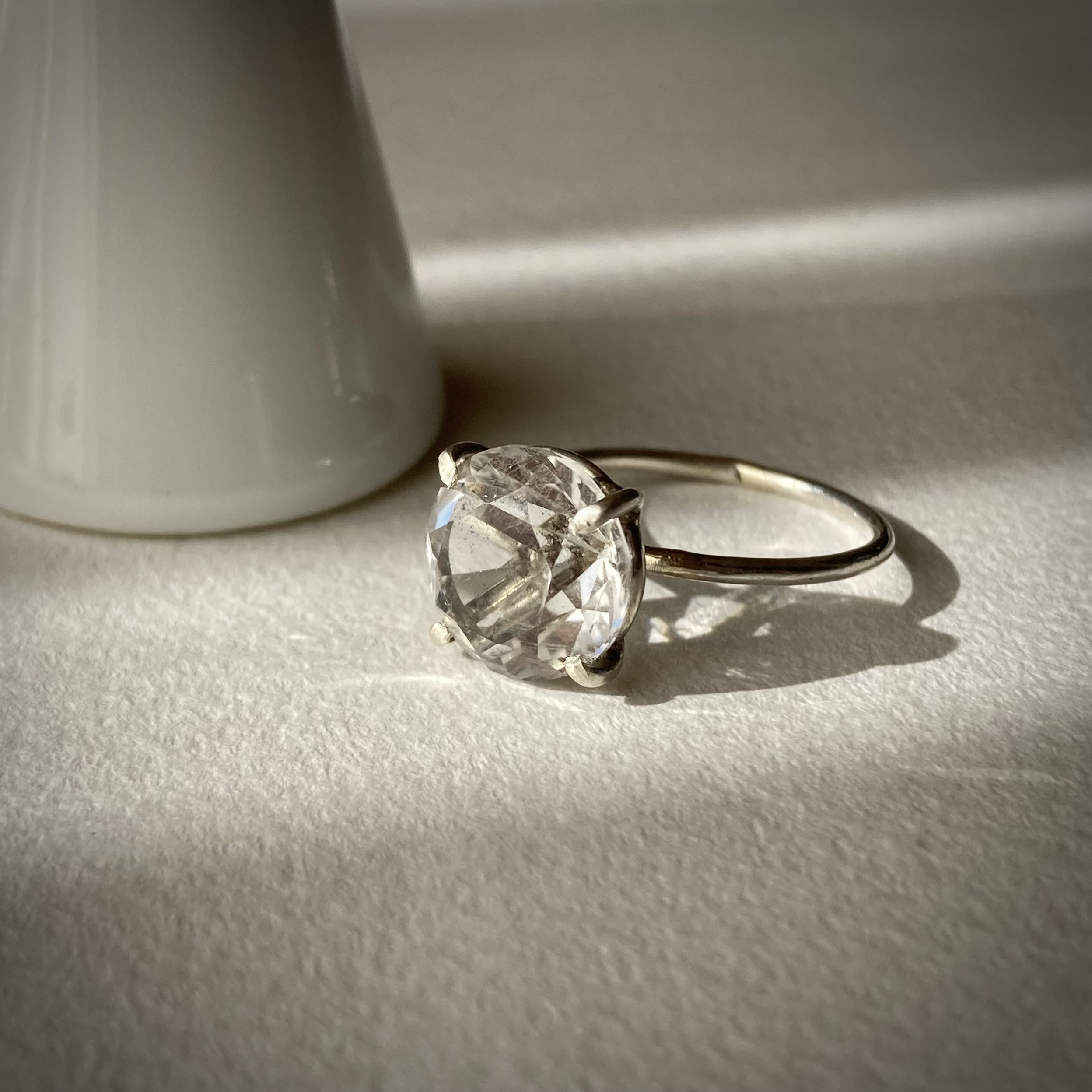 銀の指輪【宝石カットされた水晶】