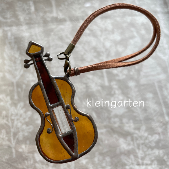 チェロ・バイオリンのチャーム　ステンドグラス 2枚目の画像