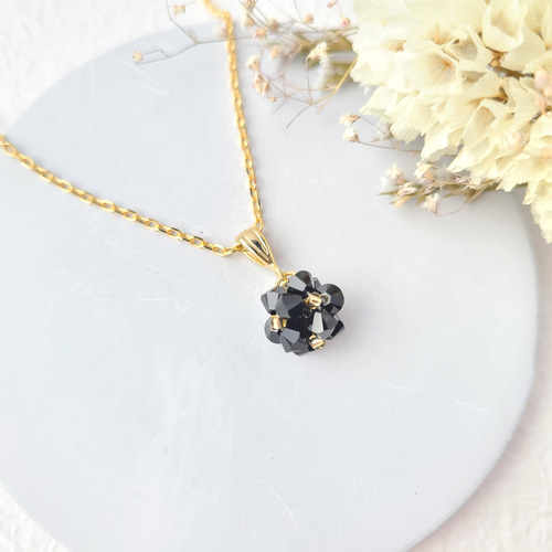 ビーズボールのネックレス(ブラック×ゴールド) ネックレス・ペンダント