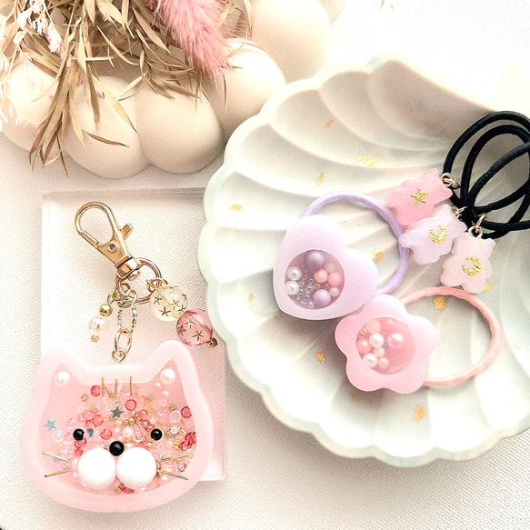 NO.23❤猫3つ子ちゃん 自転車❤レジンヘアゴム❤ イベント1番人気】ねこちゃんキーホルダー入り♡子供の心を掴む
