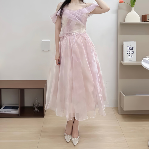 美品 オフショルダー パープル 二の腕を隠せる ロング ワンピース 胸  