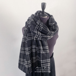 ★僅限2件★時尚炭灰色黑色格紋柔軟中厚羊毛秋冬披肩 第1張的照片
