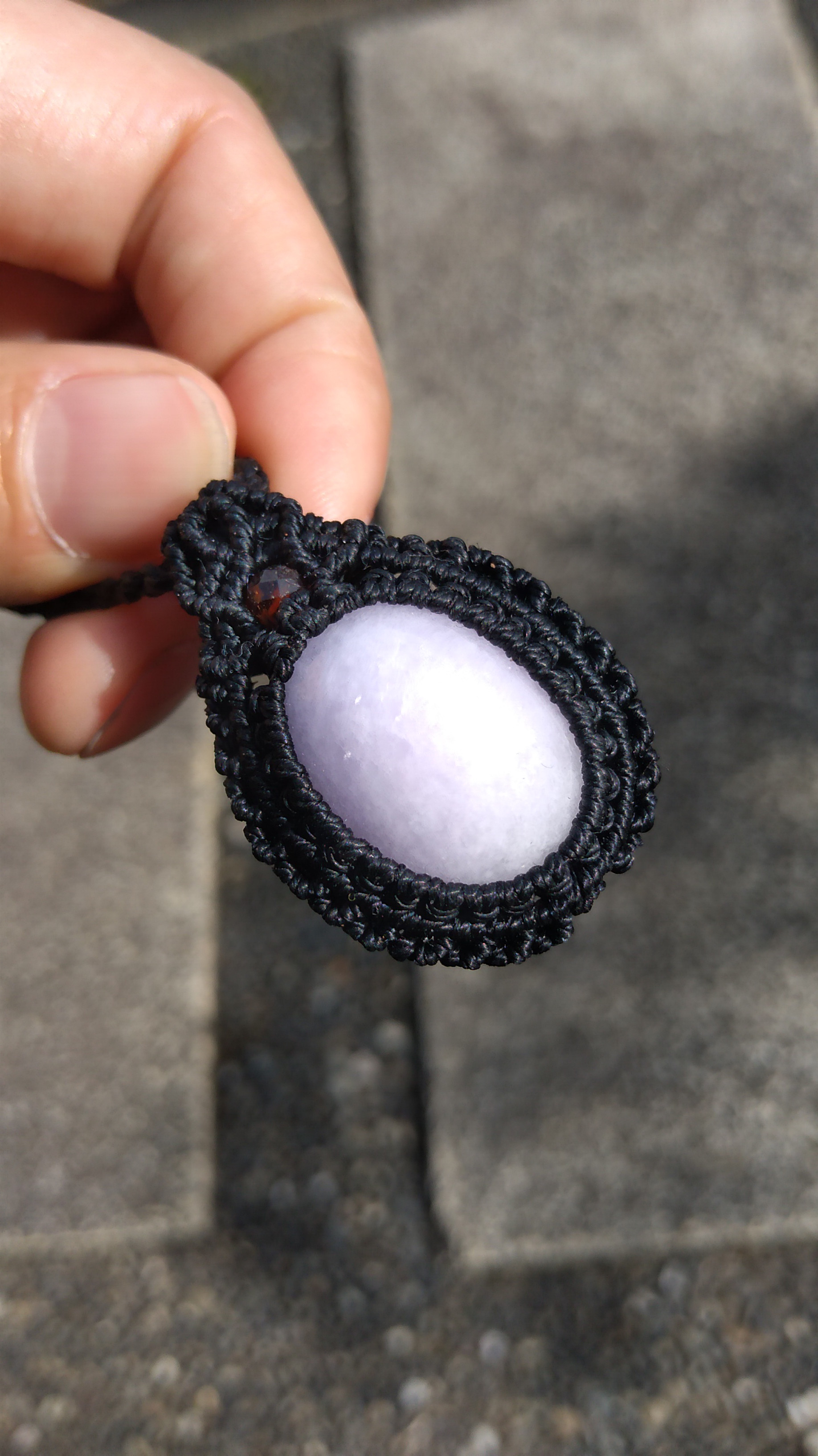 【ミャンマー産】ラベンダー翡翠の天然石マクラメペンダント[PEN-65]