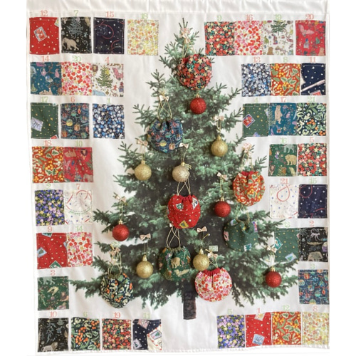 2人』で楽しめるアドベントカレンダーLIBERTYクリスマスツリー