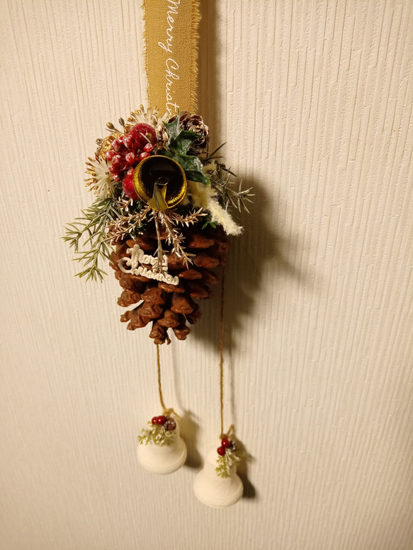 大王松 松ぼっくりのクリスマスアレンジ＾＾ベルつき＾＾ アート