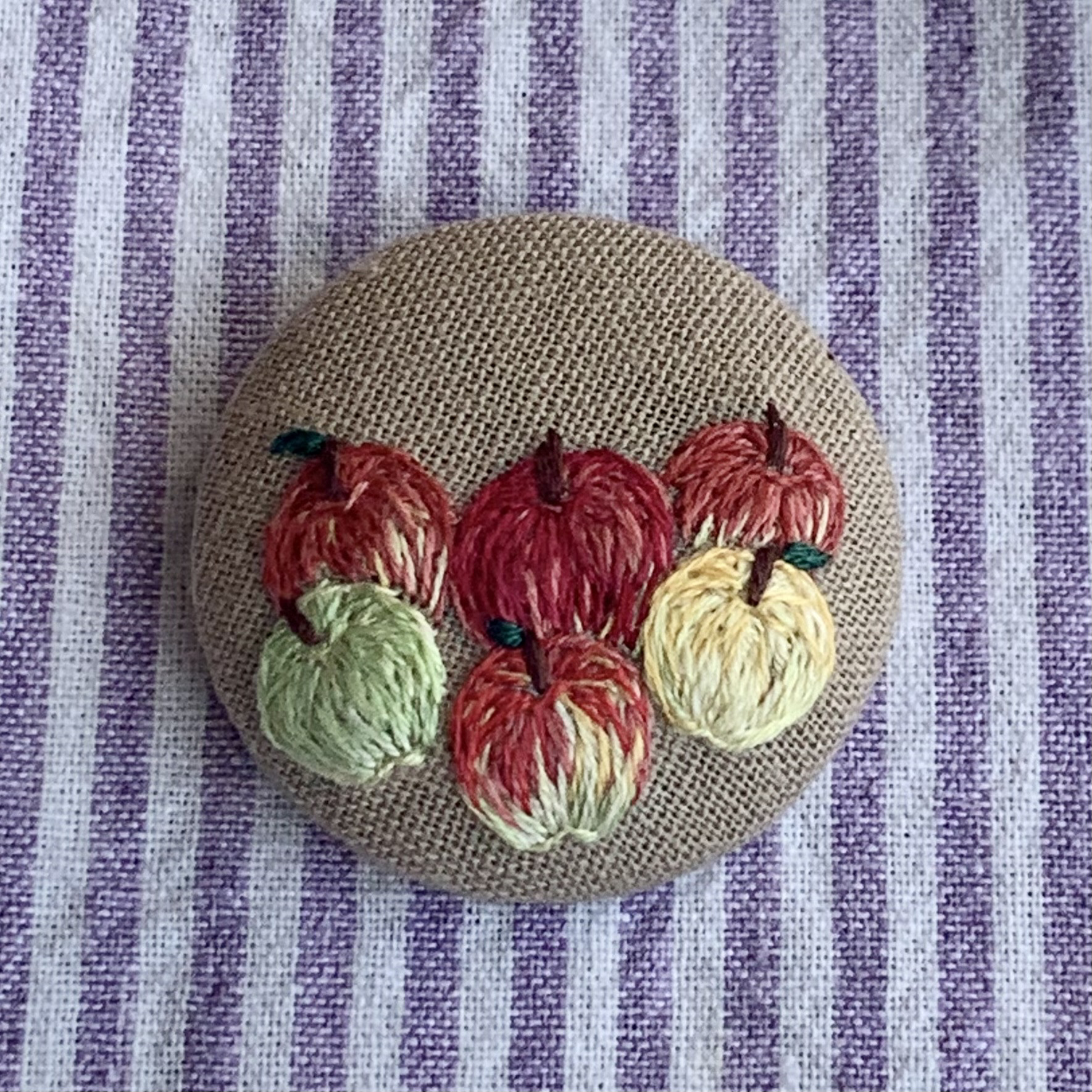 刺繍ブローチ/ヘアゴム りんごver2 Ω ブローチ