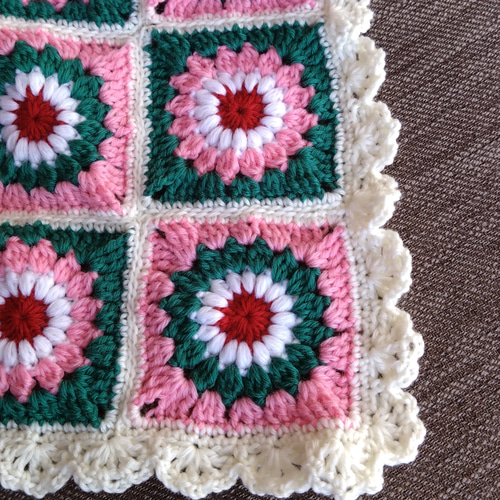 手編みモチーフばらのブランケット（ひざ掛け・おくるみ・ベビー