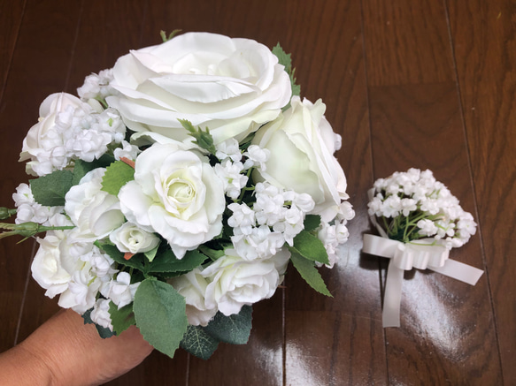 白バラとカスミソウのブーケ ウェディング・結婚式・プリンセス・前