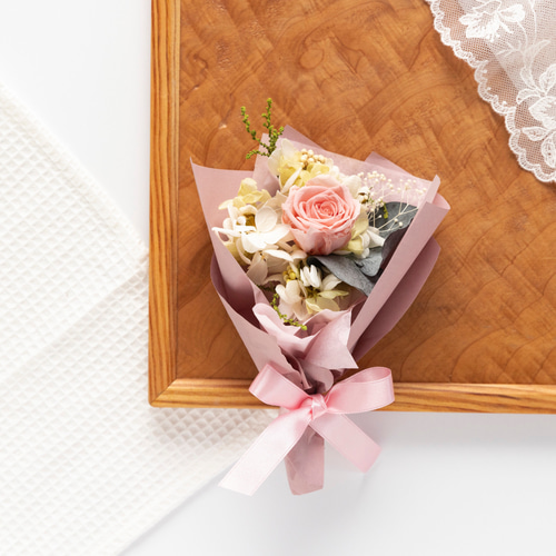 ベビーピンクのミニブーケ1点 プリザーブドフラワー La couronne 通販