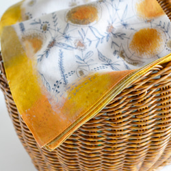 ハンカチ・スカーフ /  月の花 / ホワイト / ギフトにも 8枚目の画像