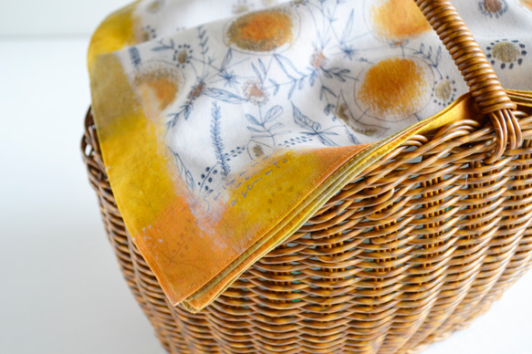 ハンカチ・スカーフ /  月の花 / ホワイト / ギフトにも 8枚目の画像