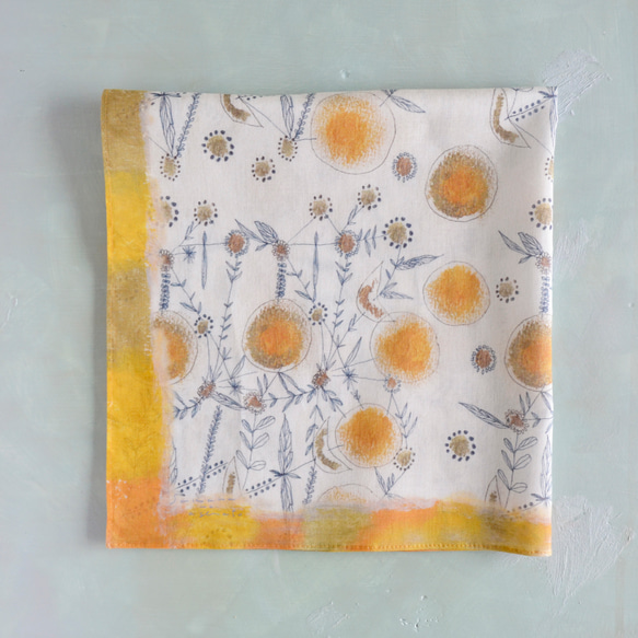ハンカチ・スカーフ /  月の花 / ホワイト / ギフトにも 3枚目の画像