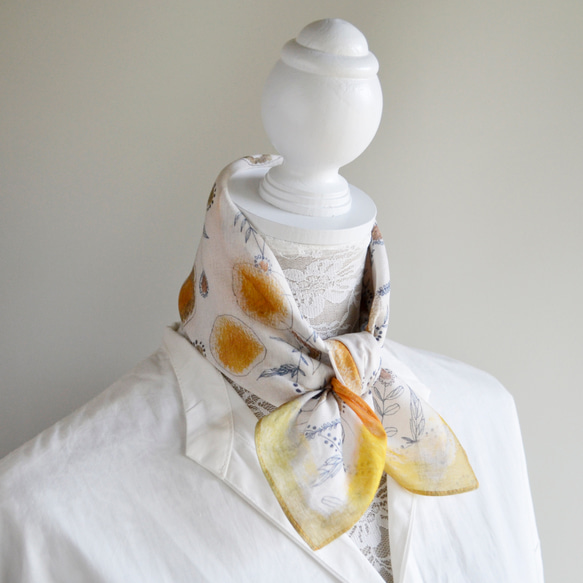 ハンカチ・スカーフ /  月の花 / ホワイト / ギフトにも 5枚目の画像