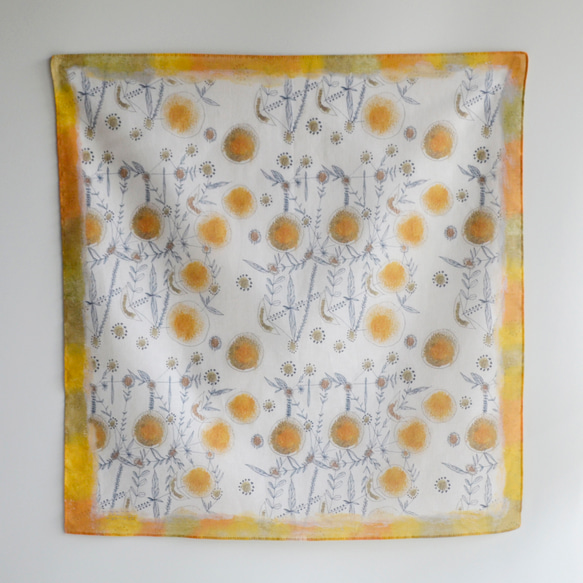 ハンカチ・スカーフ /  月の花 / ホワイト / ギフトにも 2枚目の画像