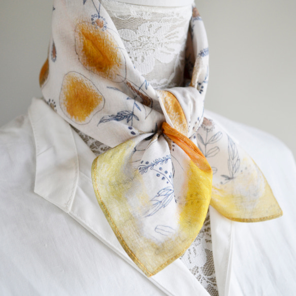 ハンカチ・スカーフ /  月の花 / ホワイト / ギフトにも 6枚目の画像