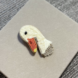 ビーズ刺繍のブローチ　-アヒル- duck 3枚目の画像