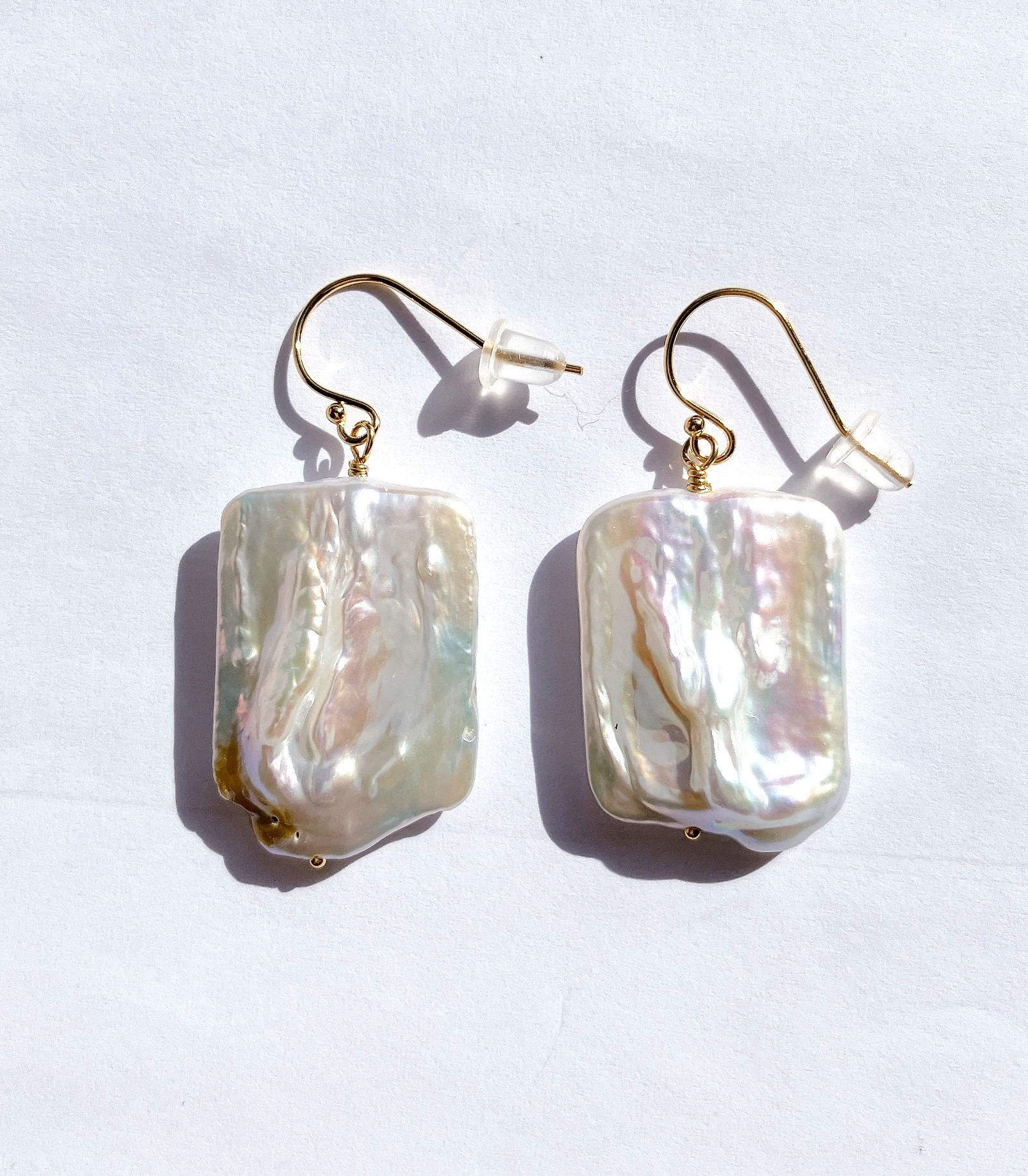 14kgf　大粒　美しいバロックパールピアス③(イヤリングへ変更可能)　シリコンキャッチ付　個性的　軽い　一点もの