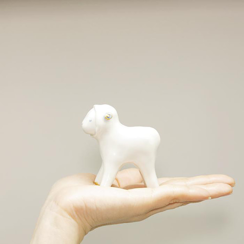 砥部焼「干支 未」置物 羊 ひつじ 縁起物 手作り 窯元 tsuneoka