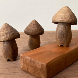 木彫り きのこ 3体 台付き 置物 オブジェ（木材：ウォルナット/チェリー）（No.S3002） 10枚目の画像