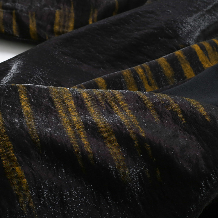 芸術性を感じるペイントデザイン♪裏起毛付きレイヤードコート  レッド