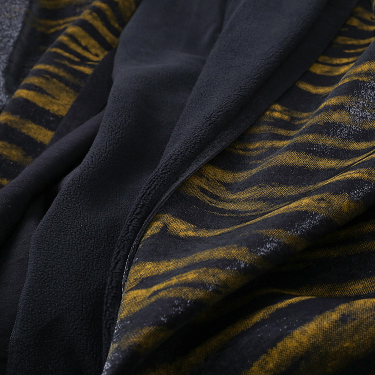 芸術性を感じるペイントデザイン♪裏起毛付きレイヤードコート  レッド