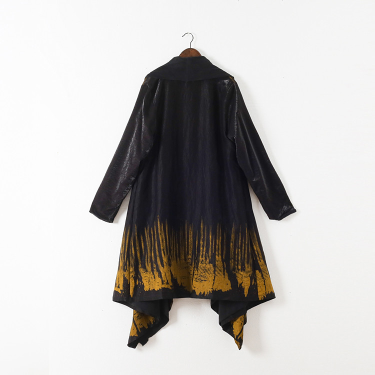 芸術性を感じるペイントデザイン♪裏起毛付きレイヤードコート  レッド