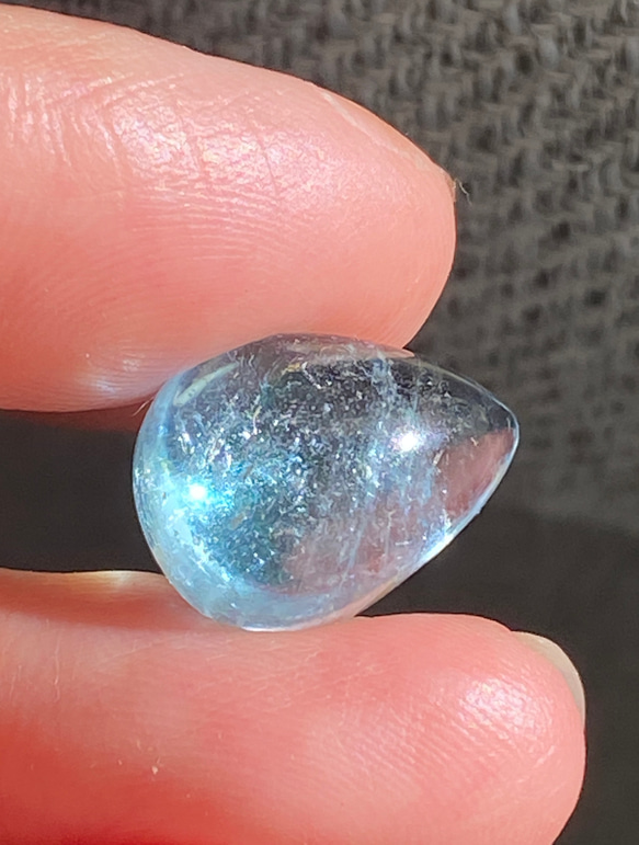 虹の妖精が宿るアクアマリン♡アクアマリン ルース 13 天然石 天然色 15枚目の画像