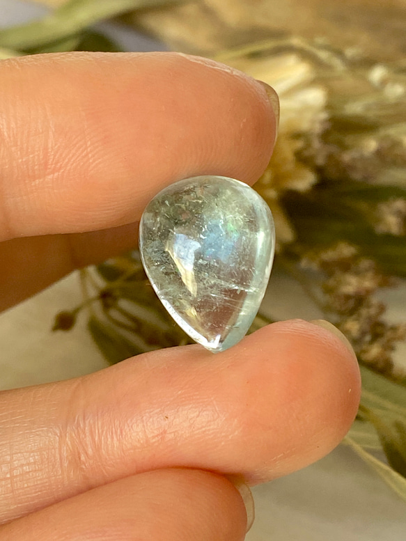 虹の妖精が宿るアクアマリン♡アクアマリン ルース 13 天然石 天然色 7枚目の画像